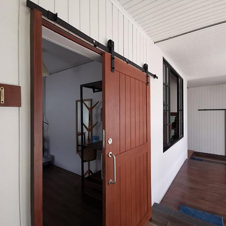 Liaw Base House Banguecoque Exterior foto
